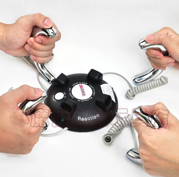 Бесплатная доставка Молниеносная реакции на 4 человека игра с электрическим