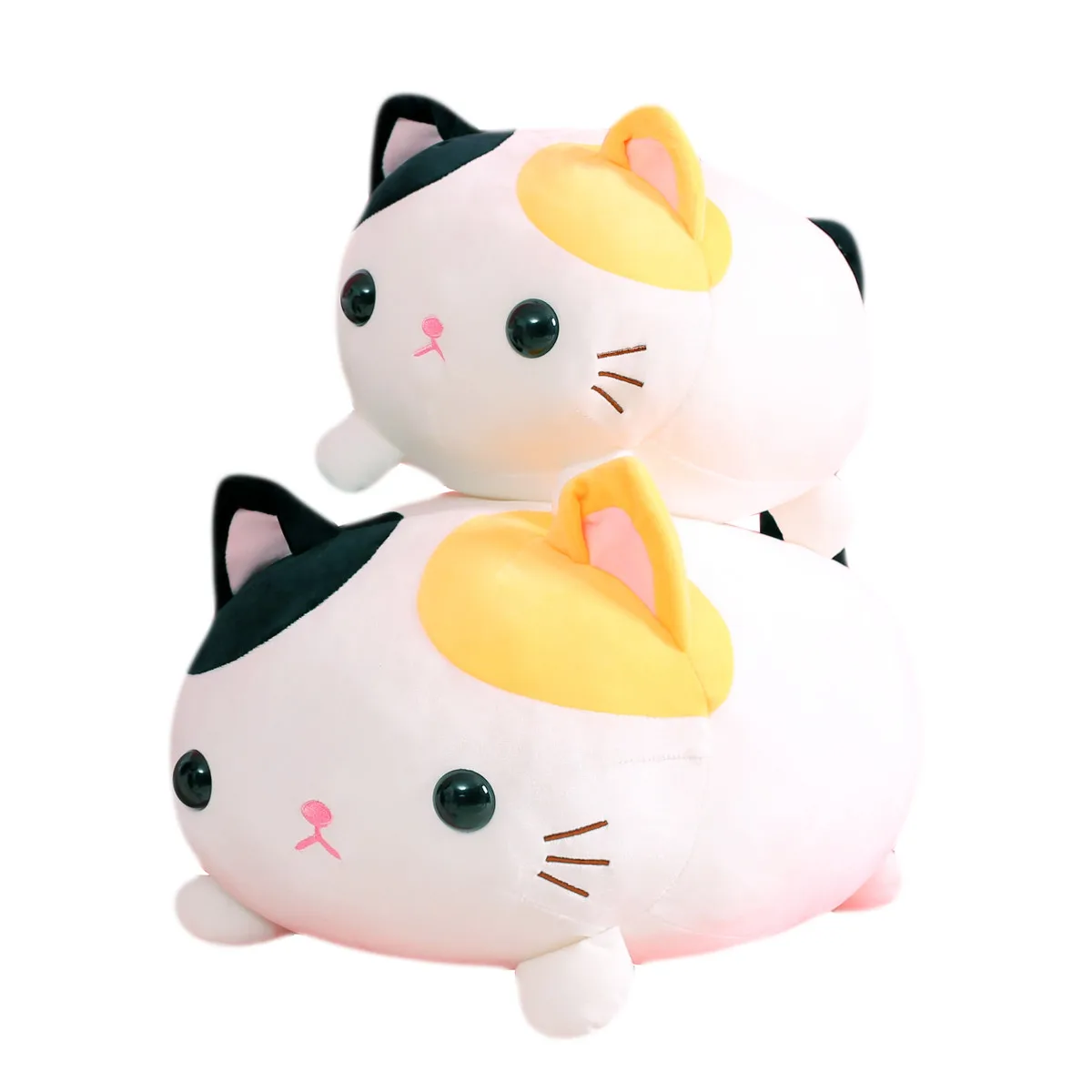 

Lovely prostrate kittens, plush toys, baby dolls in bed for girls