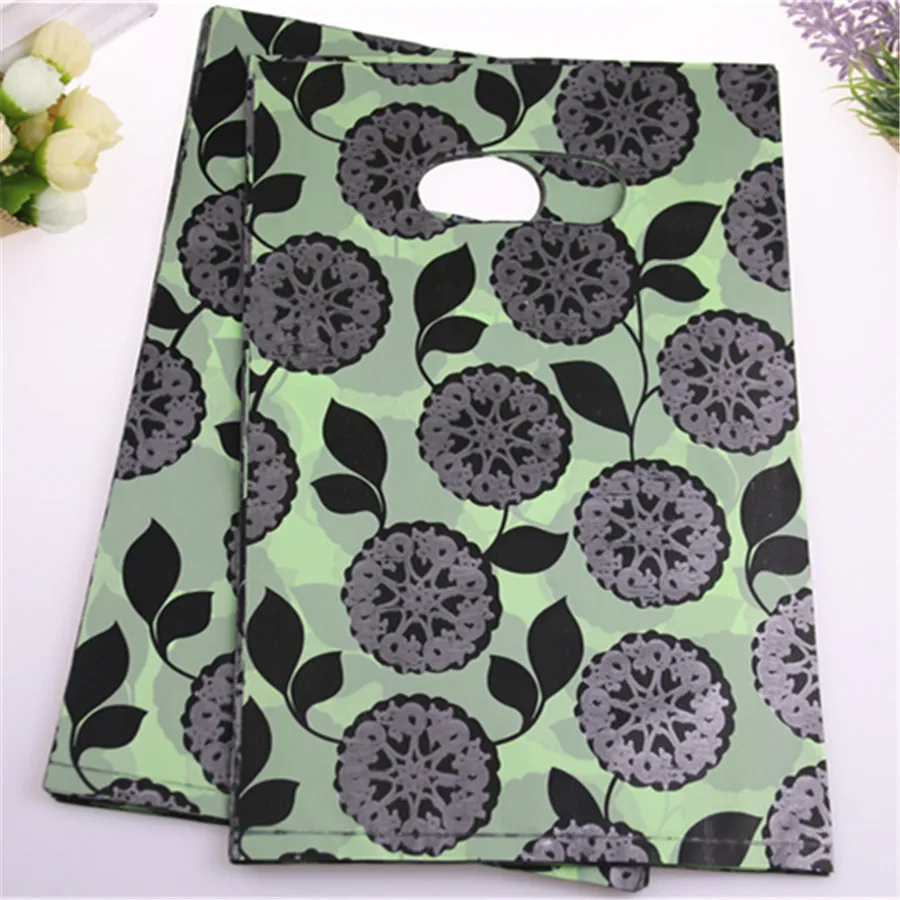 Medium Plastic Green Gift Package Bags with Flower Clothing Favor Party Packaging | Дом и сад