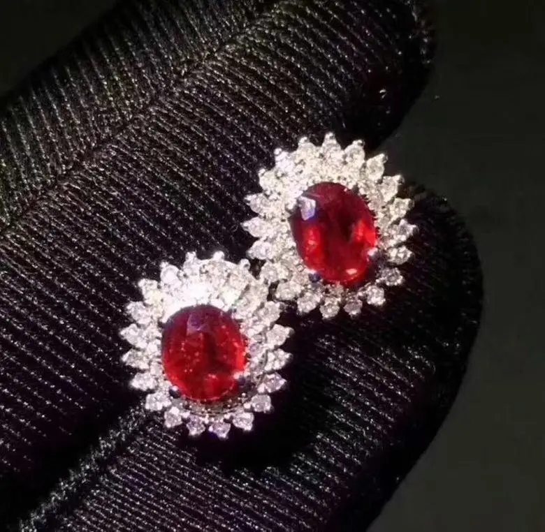 

Серьги-гвоздики из натурального рубина, бесплатная доставка