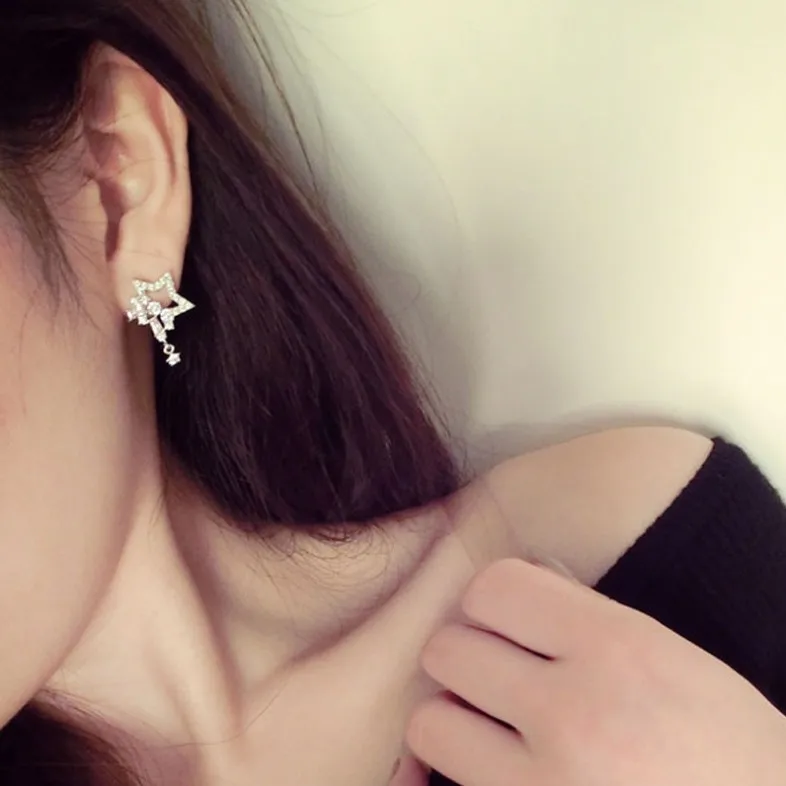 Простые Модные женские серьги-гвоздики золотого и серебряного цвета с цветком в