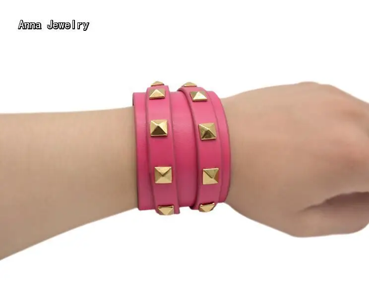 Элегантный кожаный браслет с заклепками из желтого золота розовая кожа золотыми