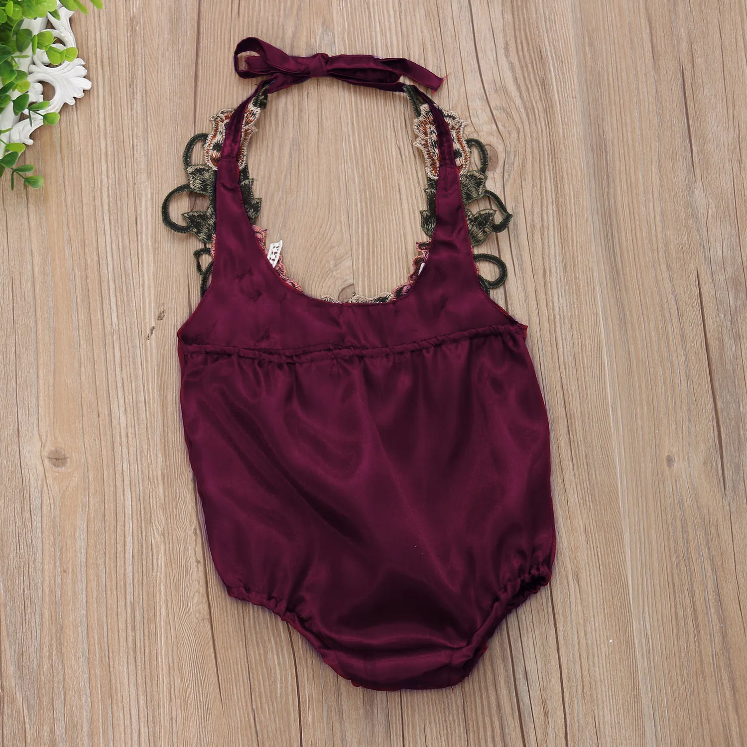 Милая детская одежда с объемным цветком летний комбинезон открытой спиной для