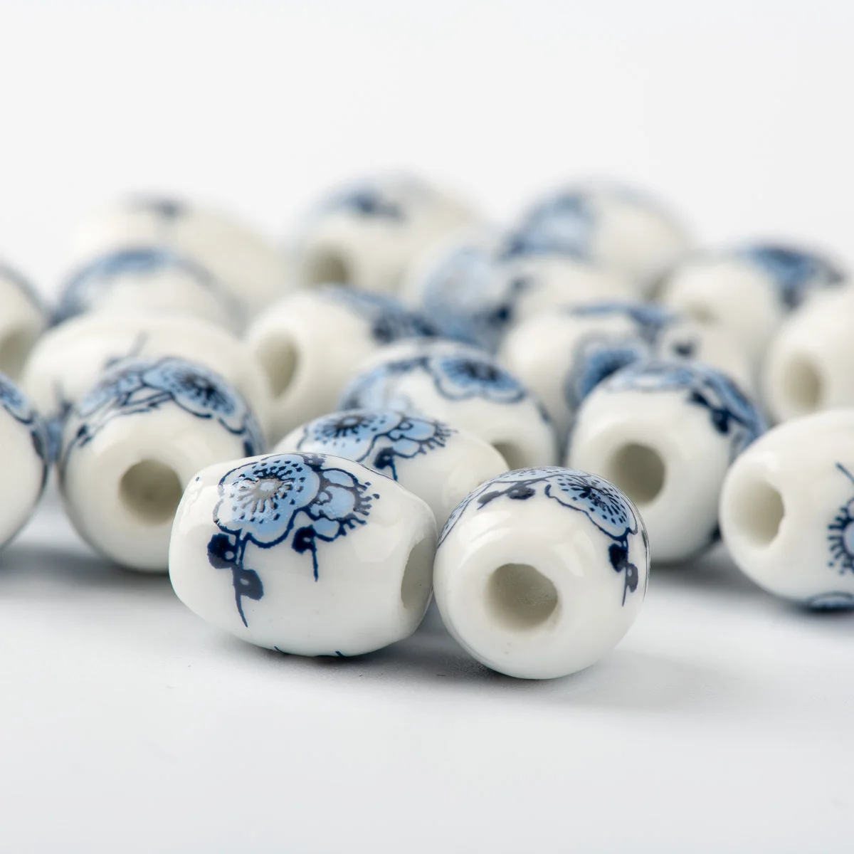 шарики для вазы. шар фарфоровый 10 заготовка. фарфоровые шары для бани. фарфоровые шары. фарфоровый шарик.