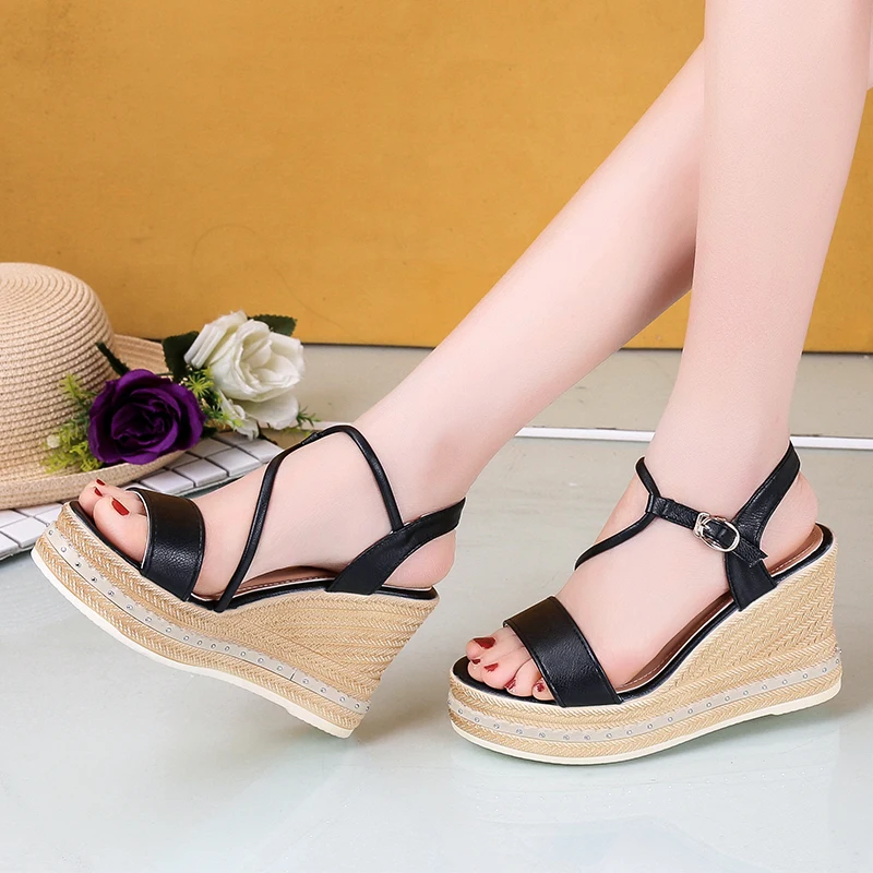 Женские босоножки сезон лето коллекция 2019 года Босоножки на платформе Туфли