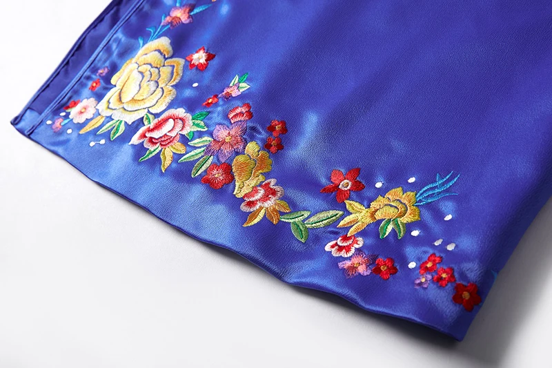 Китайский стиль Cheongsam вышивка Florals Женщины платье элегантный воротник-стойка Женский Тонкий платья осень голубой розовый