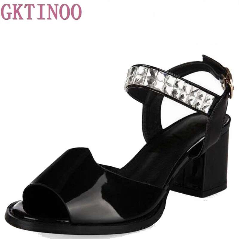 Женские сандалии на толстой подошве модные из натуральной кожи со стразами