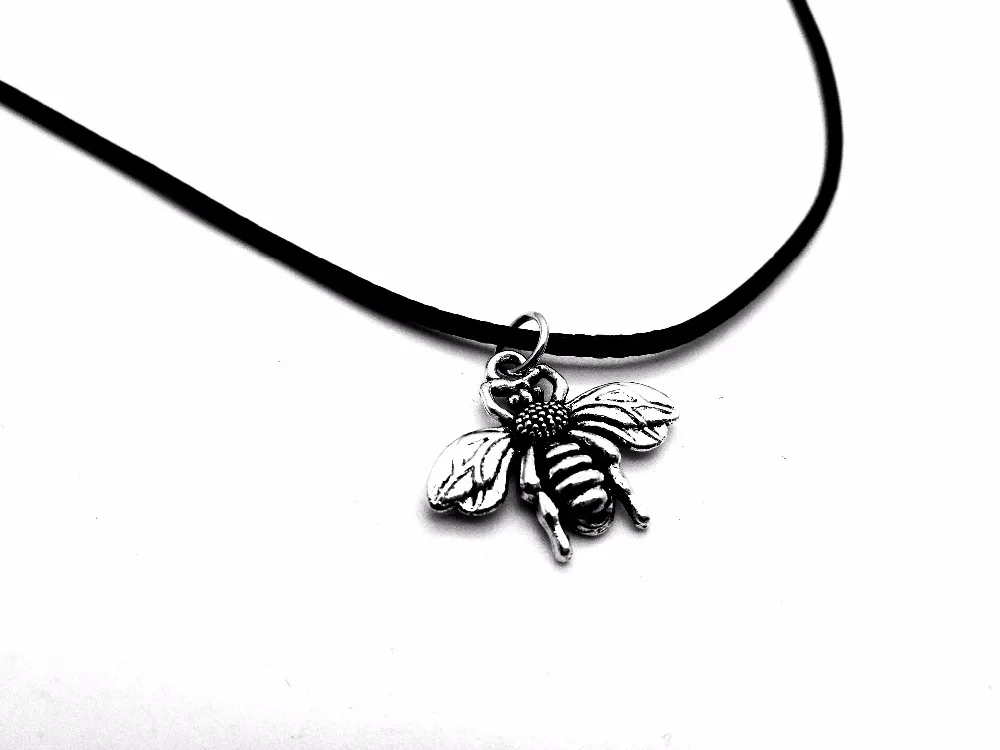 10PCS Tiny Cute Queen Bumble Bee Necklace Honey Antique Charm Insect Beehive Bumblebee Wasp Rope Leather Necklaces | Украшения и