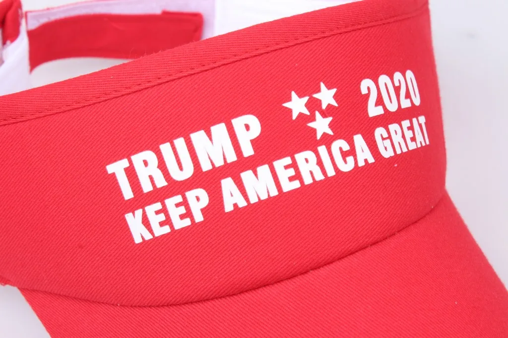 С подарочным флагом TRUMP держать Америку большой 2020 летний солнцезащитный козырек