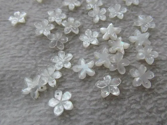 

high quality 100pcs 6 8 10 12mm Genuine MOP Shell ,Pearl Shell filigree florial flower Carved yellow white black mixed beads