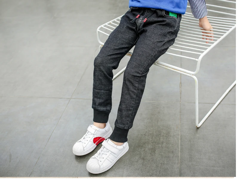 

Boys plus velvet jeans children's pants boys autumn and winter new big children's letters trousers tide