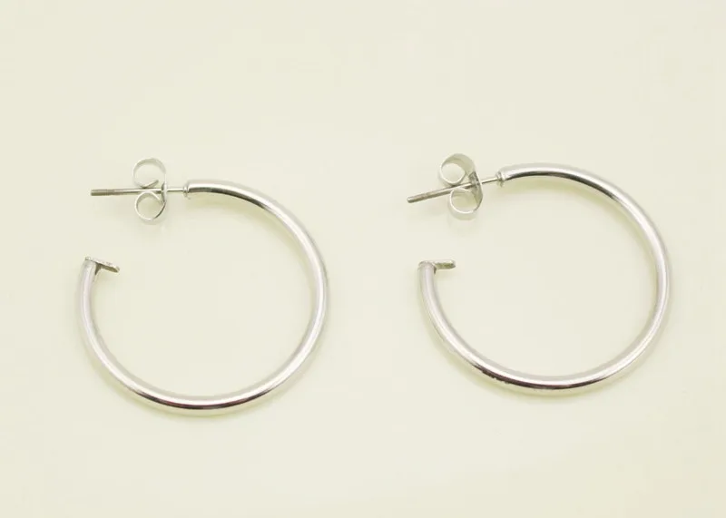 Изготовленные на заказ серьги из нержавеющей стали простые маленькие блестящие