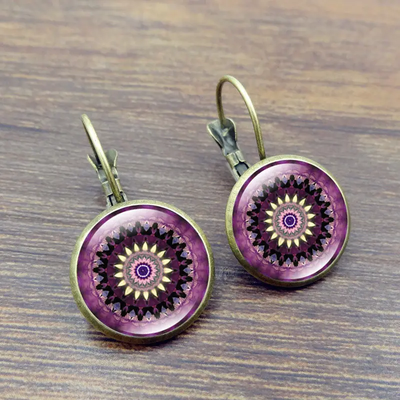 Ювелирные изделия известного бренда с серебряным/бронзовым покрытием