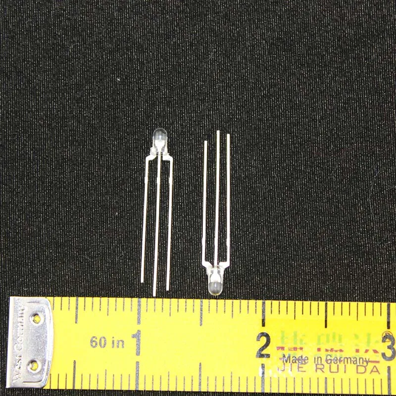 Высокое качество 20 шт СИД 3 мм круглый рассеянный красный и изумрудно зеленый