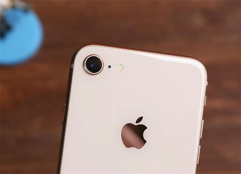 Apple iPhone 8, 4,7 дюймов, шестиядерный процессор, 2 Гб ОЗУ, 64 Гб ПЗУ, камера 12 МП и 7 мп, 1821 мАч, iOS LTE, отпечаток пальца, сенсорный ID, мобильный телефон
