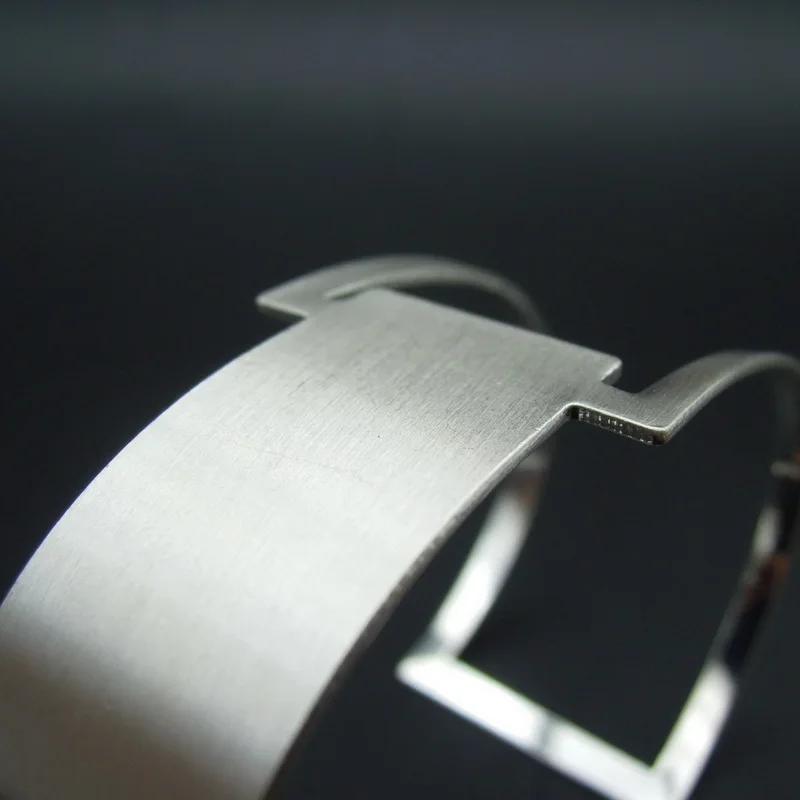 Горячая мода дизайнер серебряный цвет обычный металл регулируемые женские аксессуары манжета браслет и браслет couro пулсеирас де кауро
