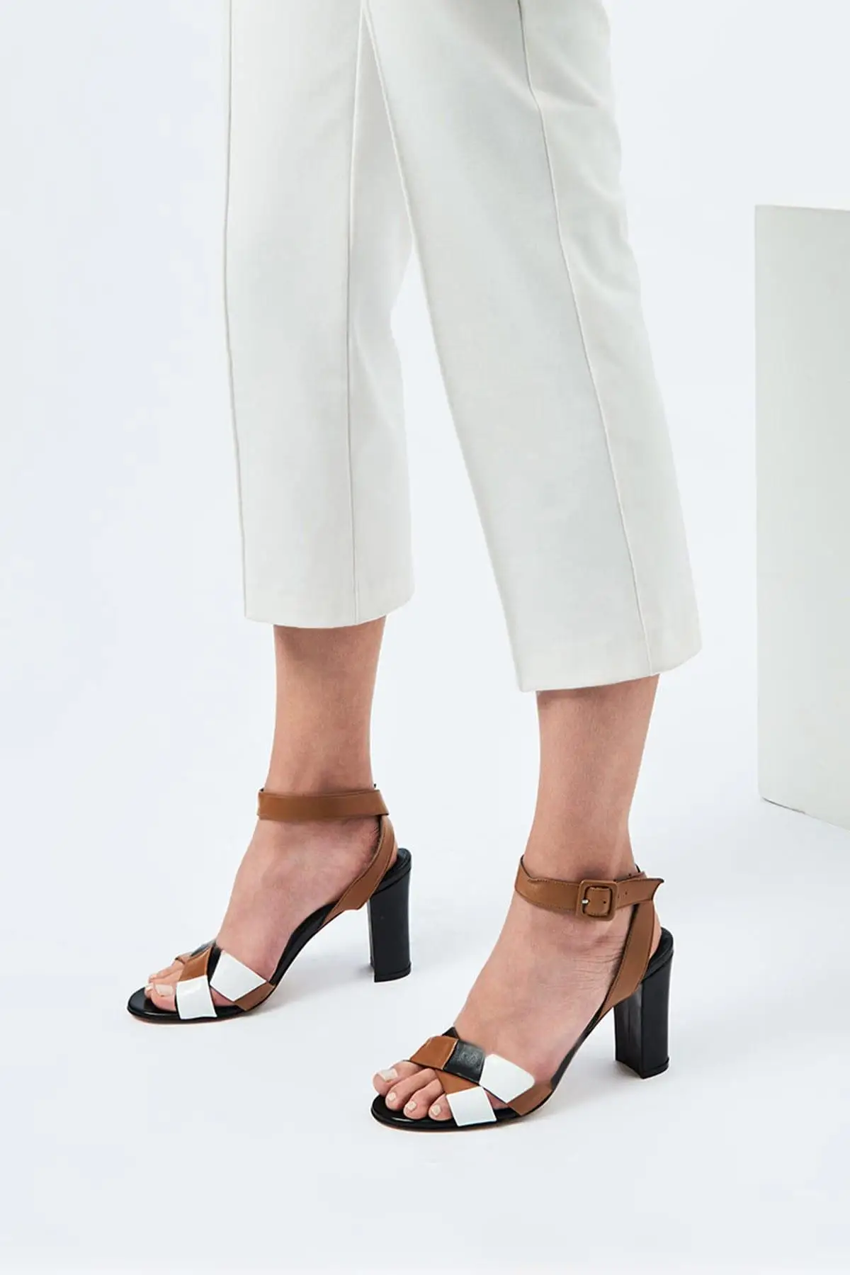 Светло-коричневая Женская обувь на высоком каблуке из натуральной кожи с