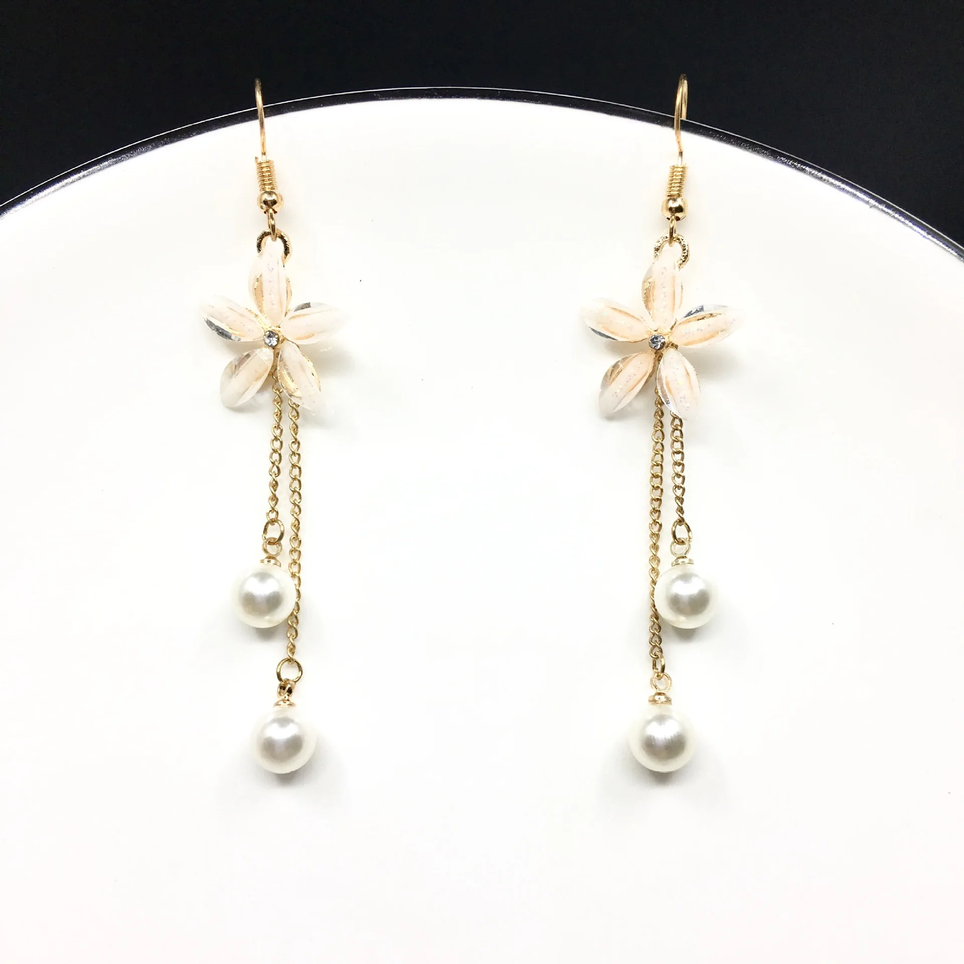 Серьги в форме цветка 2019 модные новые серьги стиле панк женские виде дикой