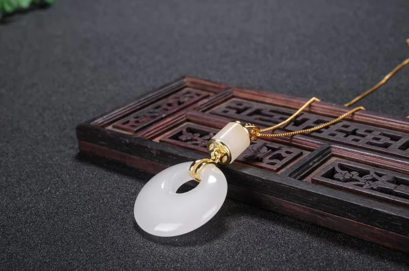 QIANXU ожерелье из натурального белого нефрита подвеска Женские Ювелирные изделия