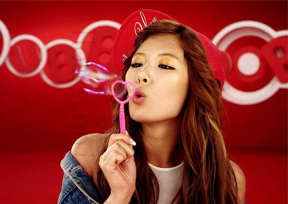 Плакаты Hyuna Kpop Soloist переменные пузыри яркие цвета HD бумажные наклейки украшение
