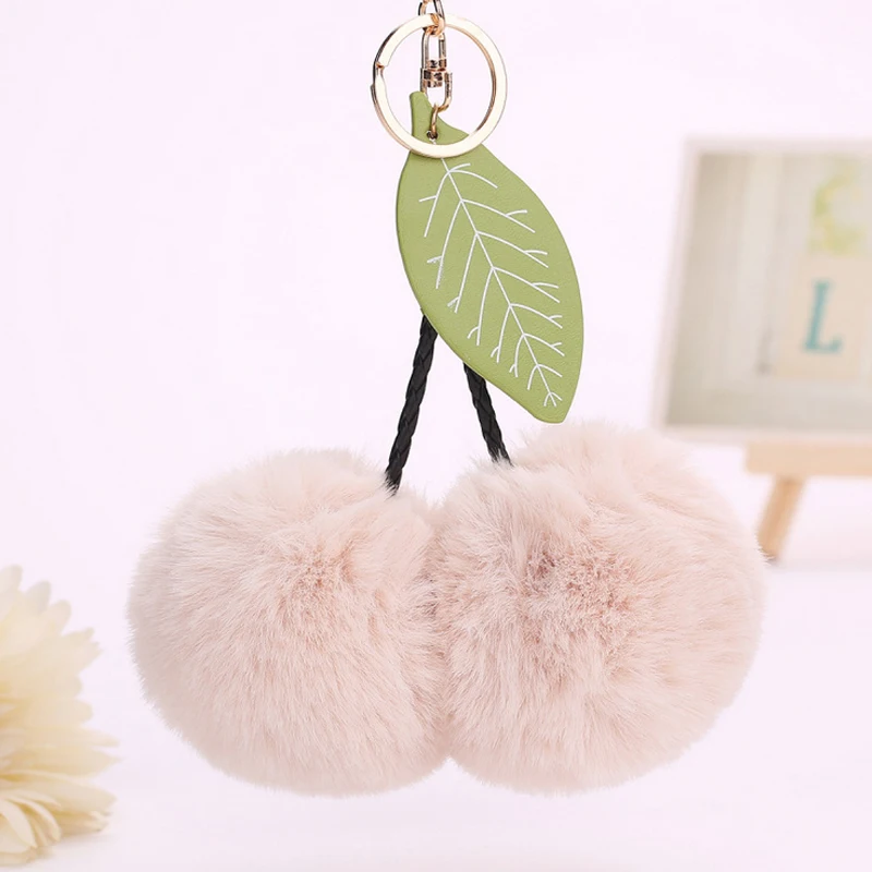 Брелок из кроличьего меха 8 см с листьями и помпонами пушистые брелки помпоном