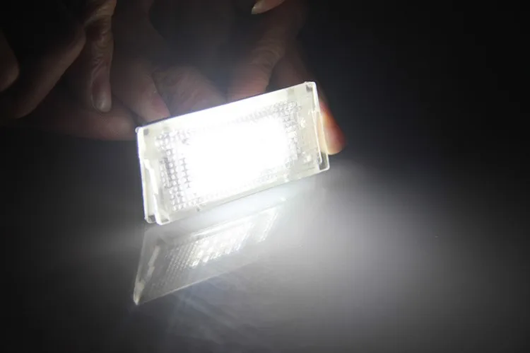 2 шт. Белый светодиодный фонарь заднего номерного знака без ошибок для 98 03 E46 2D(M3 320I