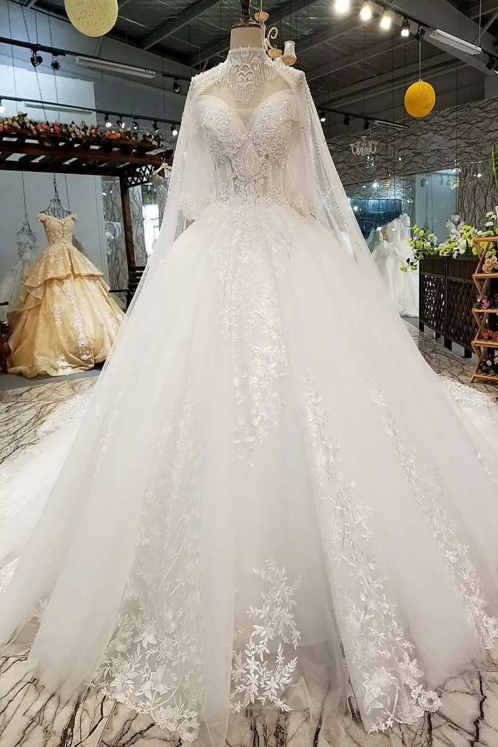 85520 Exquisite Muslim Wedding Dresses With Long Trains Embroidered Lace Beading Crystal White Bridal Gowns | Свадьбы и торжества