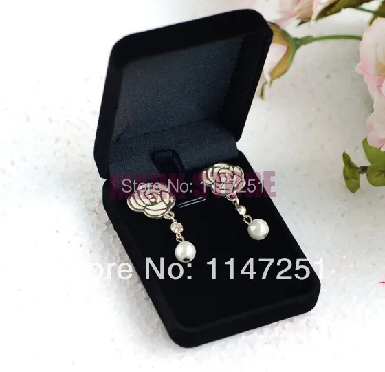 Wholesale High quality 8x6x3cm 40Pcs Black Romantic Velvet Box Wedding Decoration Pendant Necklace Box For Jewelry Display