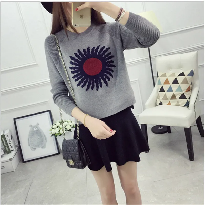 Повседневный короткий пуловер с круглым вырезом и цветочным принтом длинными