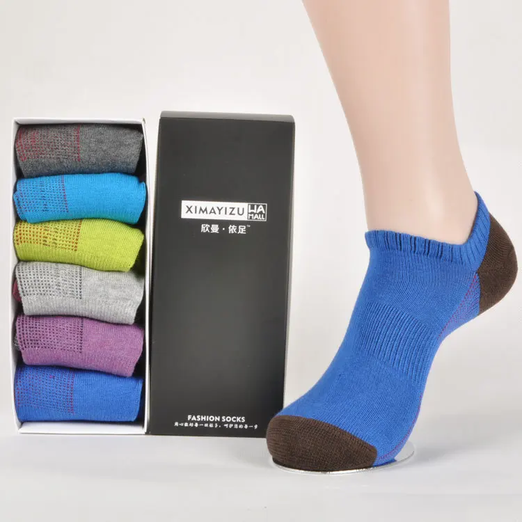 Men's socks and a folk style gift box box. | Тематическая одежда и униформа