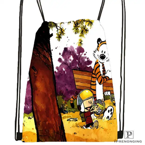 Drawstring Backpack Изготовленный На Заказ calvin-and-hobbes-12@ 02-походная сумка на шнурке милый детский Ранец(черный цвет(вид сзади) 31x40 см#180611-03-120 - Цвет: Drawstring Backpack