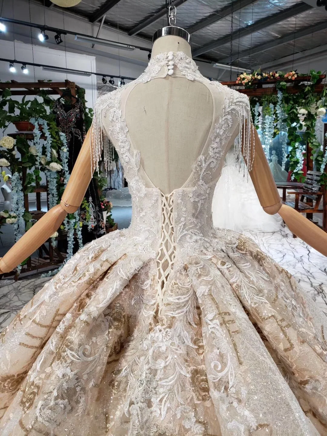 

Dubai Arabic Wedding Dress Champagne Wedding Dresses Couture Turkish Islamic Women Bridal Gowns Muslim Wedding Dress With Veils