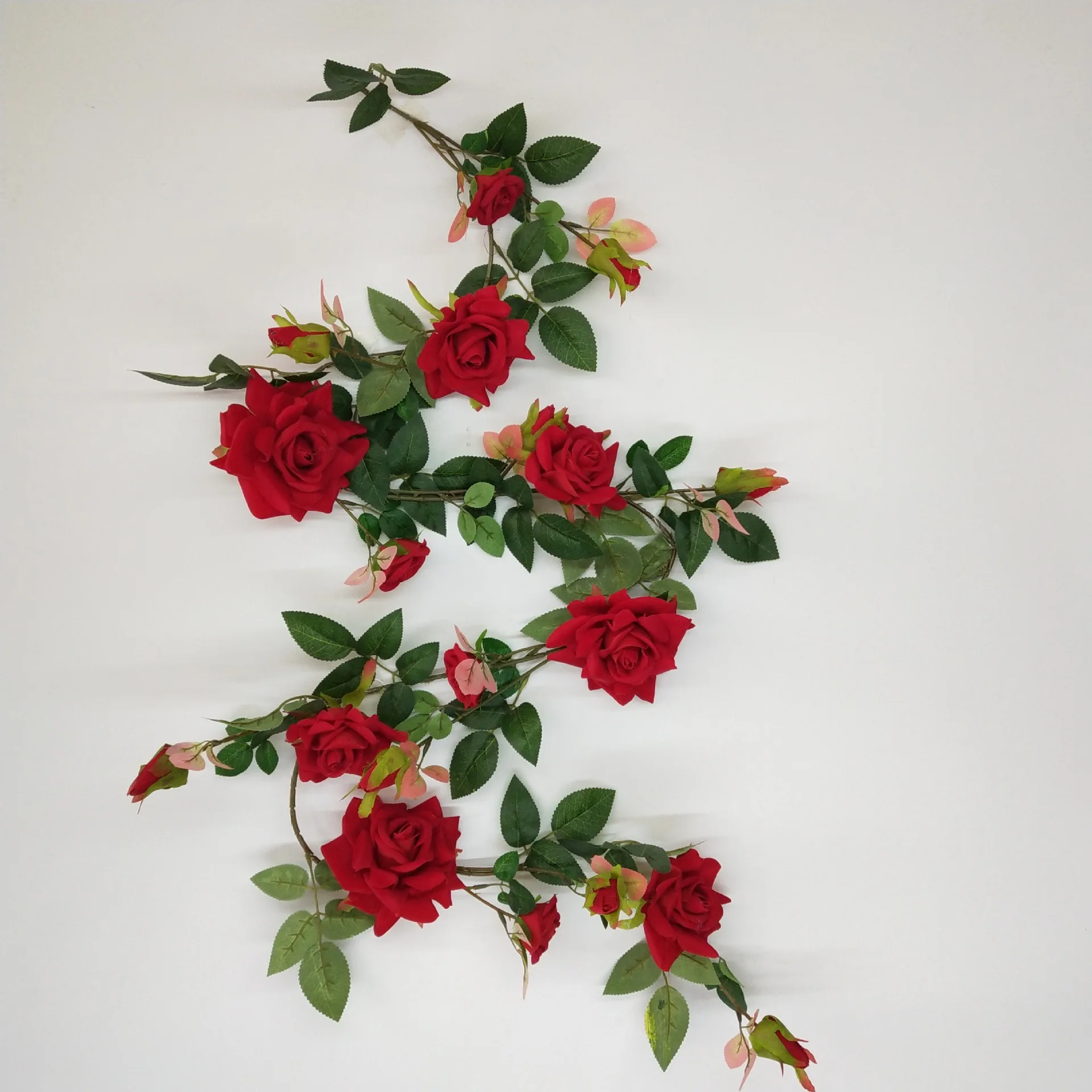 

Artificial Silk Flower Bouquet Velvet Rose Peony Wreath Garland Green Plant Valentine's Day Wedding Birthday Party Gift Decora