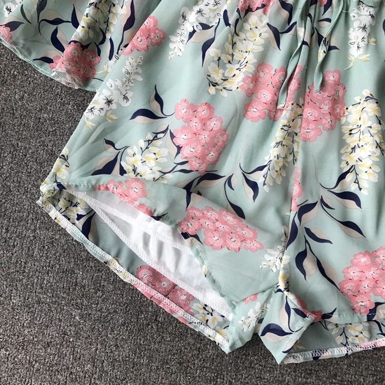Цветочный короткий женский комбинезон с v-образным вырезом, пляжный Boho с принтом, с рюшами, сексуальный корейский элегантный шифоновый ромперы-туники, летний женский комбинезон