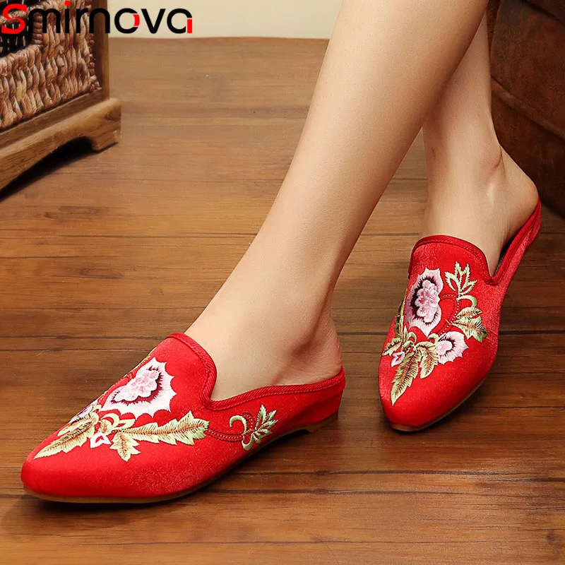 Женские туфли-лодочки с острым носком ремешком на пятке | Обувь