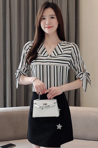 

Woman's Brief New 2019 V Neck Bow Shirt Women Fashion Striped Korean Shirt Casual Loose Vintage Blusa Feminina