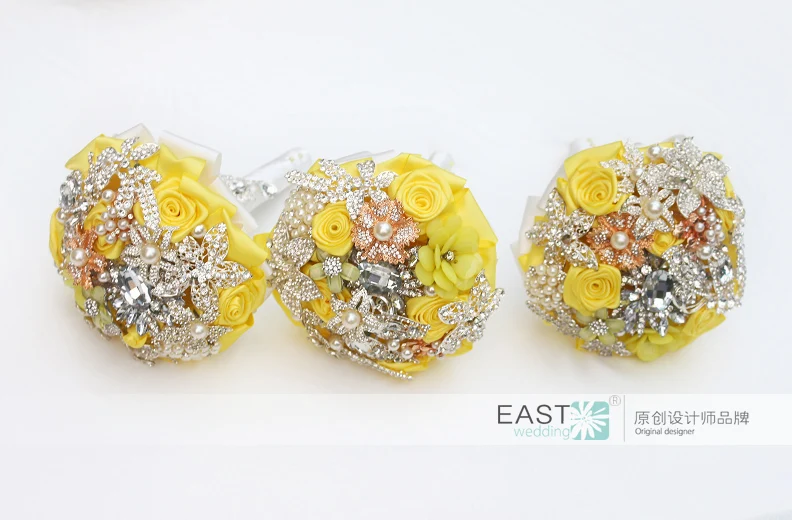 Yellow brooch bouquet bride holding flowers wedding decoration items mini Bride 's Bouquet Bridesmaid Flower | Свадьбы и