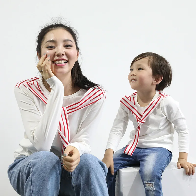 

Футболка с длинным рукавом и воротником в полоску