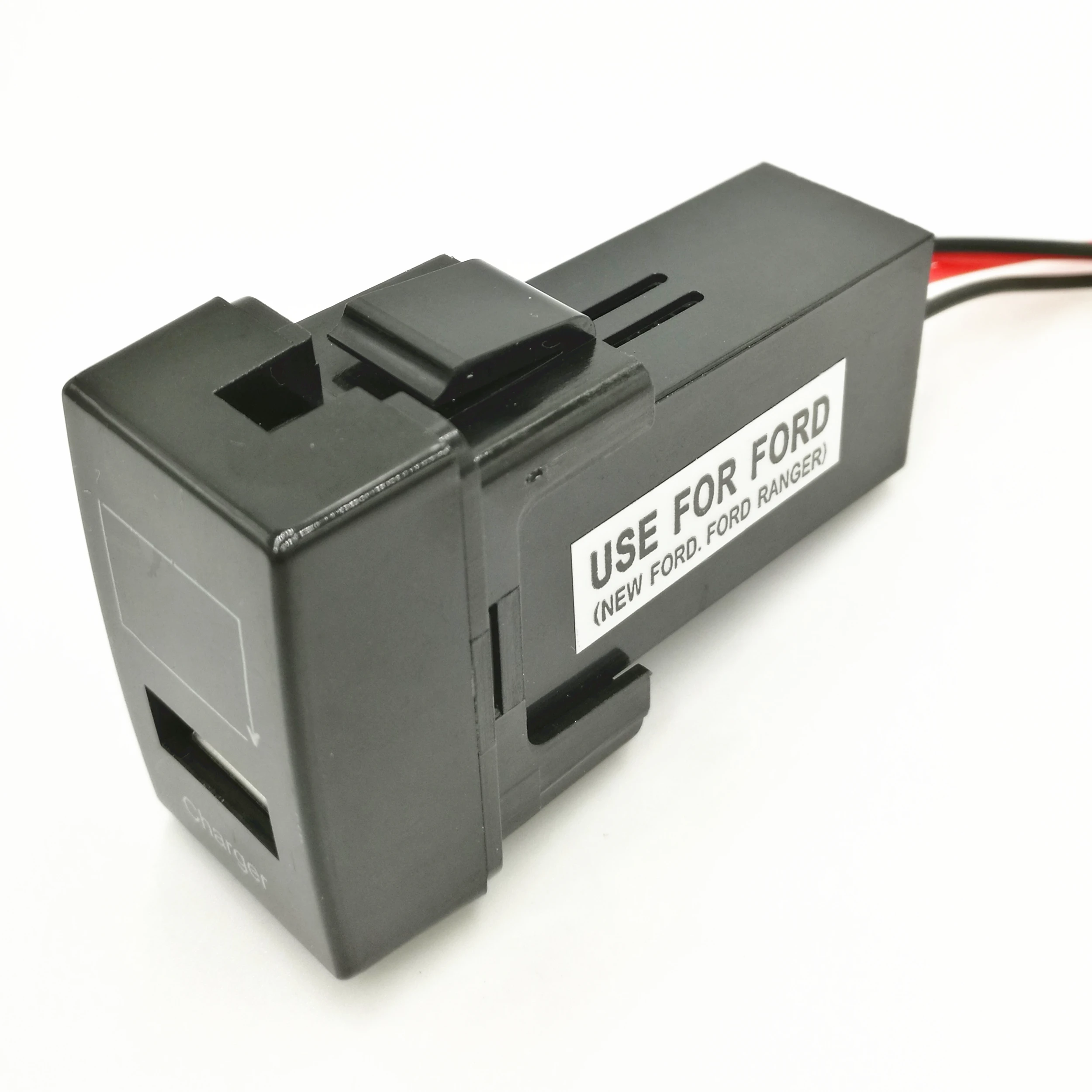 Автомобильное зарядное устройство с USB интерфейсом 5 В 2 1 А и измеритель