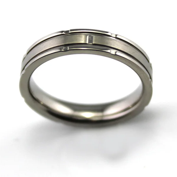 4 мм атласная отделка титана обручальное кольцо с канавками (размеры от до 10 и