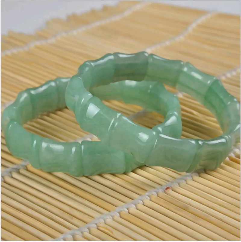 Браслет из натурального зеленого камня с кристаллами и сердецами|bracelet with