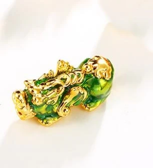 green charm OMHXFC товары по оптовым ценам, европейские модные обувь для мужчин и женщин; унисекс вечерние день рождения свадьба подарок Винтаж красный PIXIU 18KT золотой кулон Шарм EP64 - Цвет камня: green charm