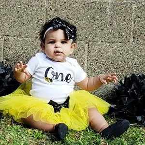 Индивидуальное боди для первого дня рождения с Пчелкой один предмет футболка