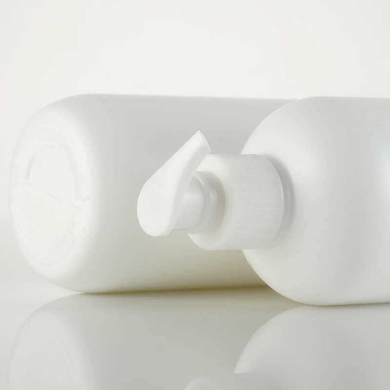 Пустые белые пластиковые бутылки для шампуня формы цилиндра объемом 500 мл с насосом для лосьона Косметический контейнер HDPE. Бутылка для лосьона.