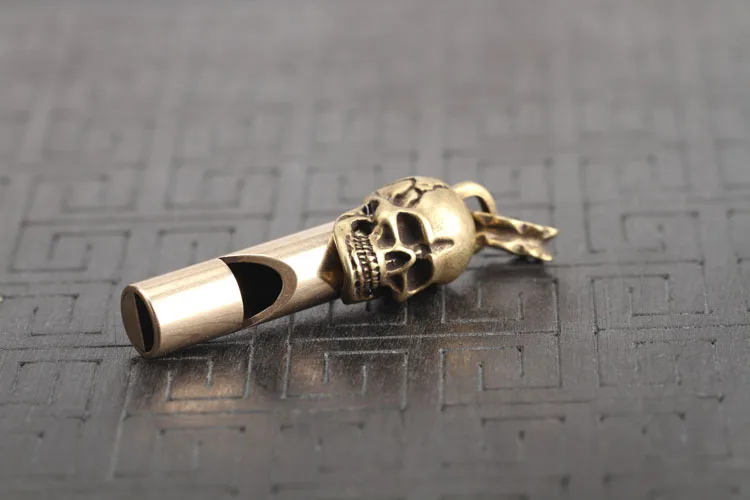 Copper Dragon/Skull Head Keychain Pendants Outdoor Referee Whistle Vintage Key Chains for Wild Survival Whistles Keyring Jewelry