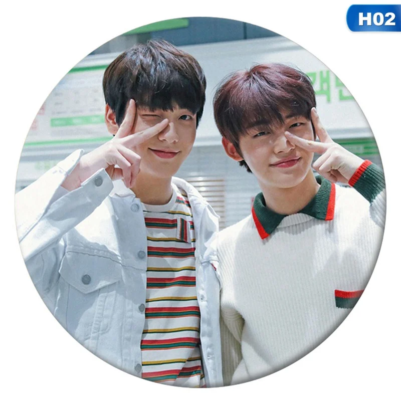 2 Kpop TXT TOGETHER альбом значок брошь булавки коллекция Значки для рюкзаков украшения - Окраска металла: 2