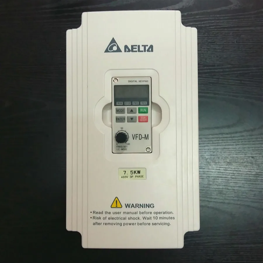 Белый Дельта Инвертор 7.5KW VFD075M43A 3 фазы 380 В до 460 В Номинальная 18 A Новинка 7500 Вт VFD серия инвертор Переменная скорость привод двигателя переменного тока - Цвет: Белый