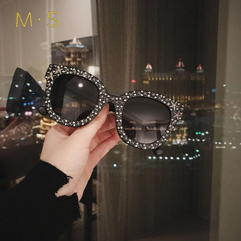 Женские солнцезащитные очки 2018 Роскошные Украшенные классические новые женские