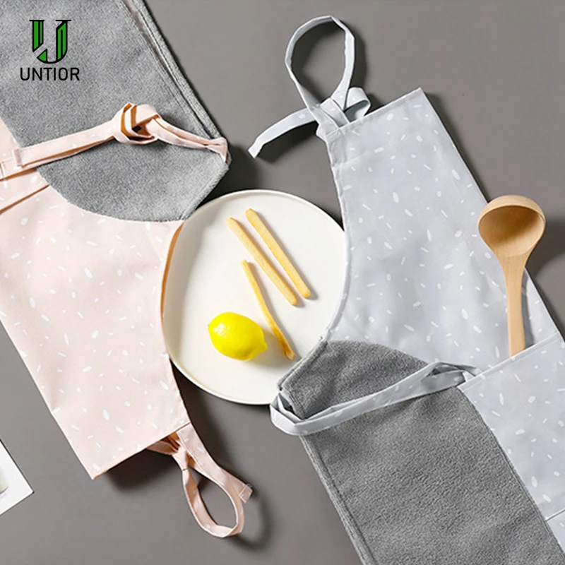 Тканевый женский фартук для кухни с карманом прочный впитывающий и маслостойкий