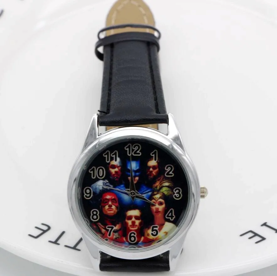 Новое поступление женские и мужские высококачественные кожаные часы с